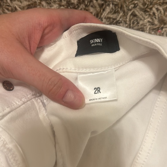 Express Slightly Used Skinny High Rise Ripped Size 2 - Picture 3 of 3